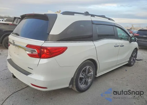 2018 Honda Odyssey Touring z USA, uszkodzony, nr VIN 5FNRL6H81JB042918